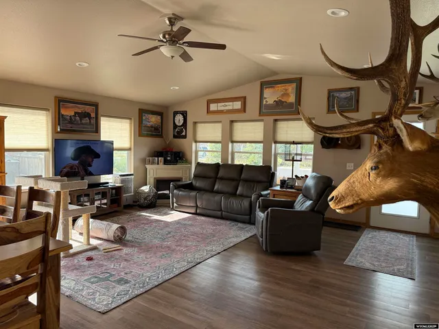 $425,000 | 1109 West Main Avenue, Saratoga, WY 82331