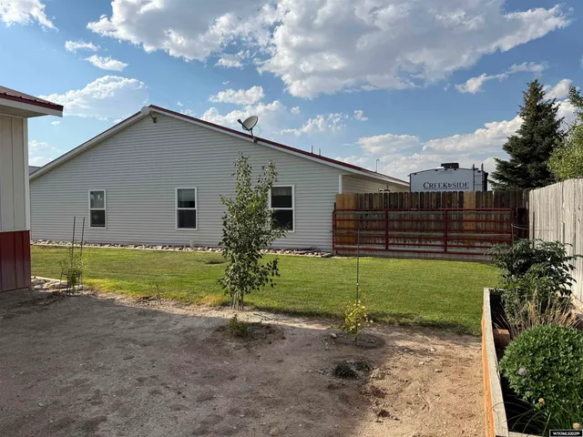 $425,000 | 1109 West Main Avenue, Saratoga, WY 82331