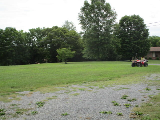 2217 Roseberry Road Mascot, TN 37806 - Photo 4 of 8 IMG_3075