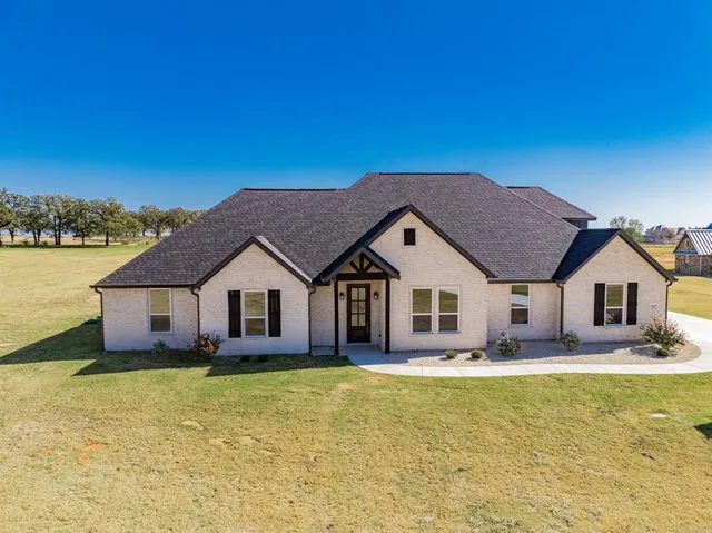 $589,000 | 2017 Swallowtail Court, Poolville, TX 76487