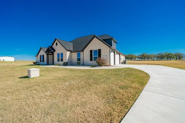$589,000 | 2017 Swallowtail Court, Poolville, TX 76487