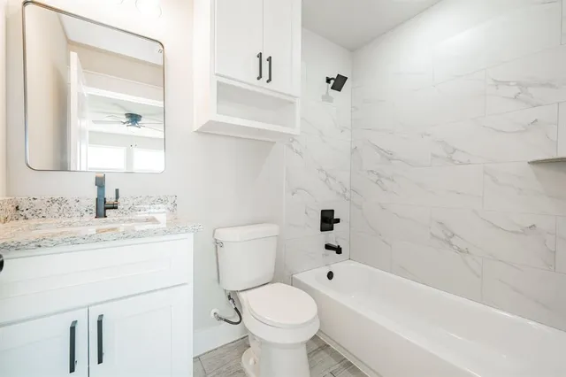 $589,000 | 2017 Swallowtail Court, Poolville, TX 76487