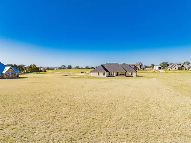 $589,000 | 2017 Swallowtail Court, Poolville, TX 76487