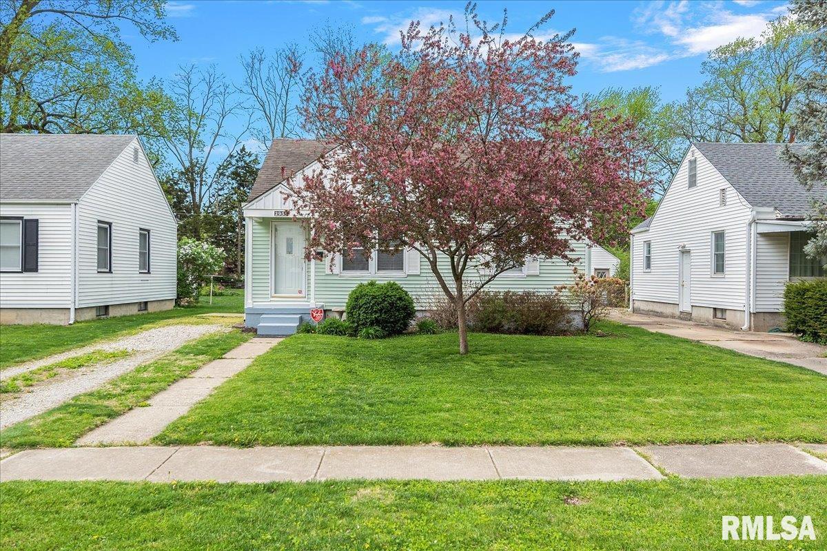 2953 South 5th Street Springfield, IL 62703 - Photo 2 of 27