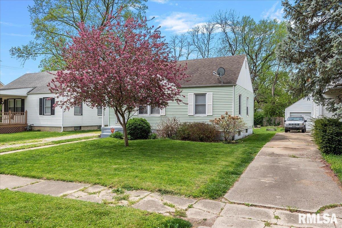 2953 South 5th Street Springfield, IL 62703 - Photo 3 of 27
