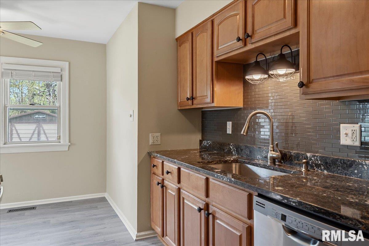 2953 South 5th Street Springfield, IL 62703 - Photo 8 of 27