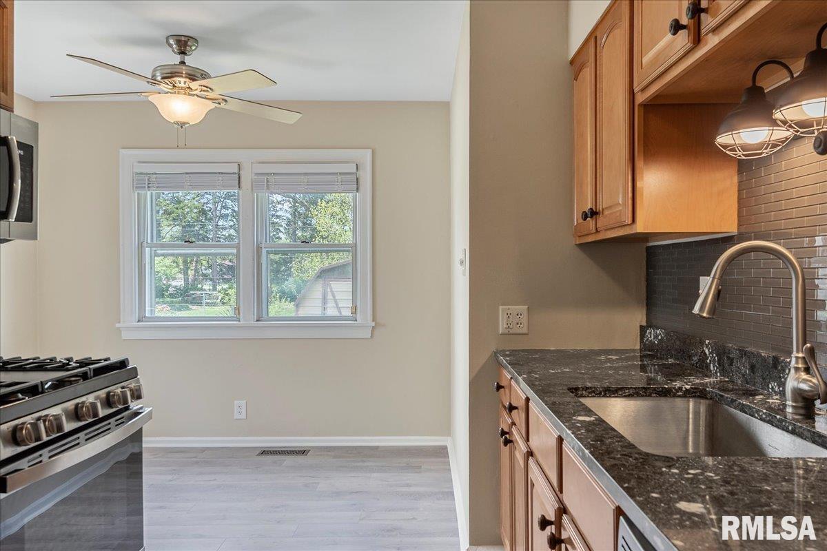 2953 South 5th Street Springfield, IL 62703 - Photo 9 of 27