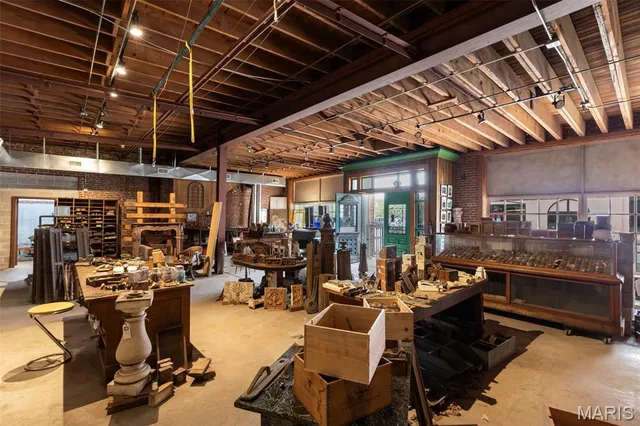 $1,100,000 | 2701-2729 Lafayette Avenue, St. Louis, MO 63104