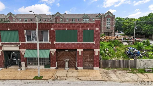 $1,100,000 | 2701-2729 Lafayette Avenue, St. Louis, MO 63104