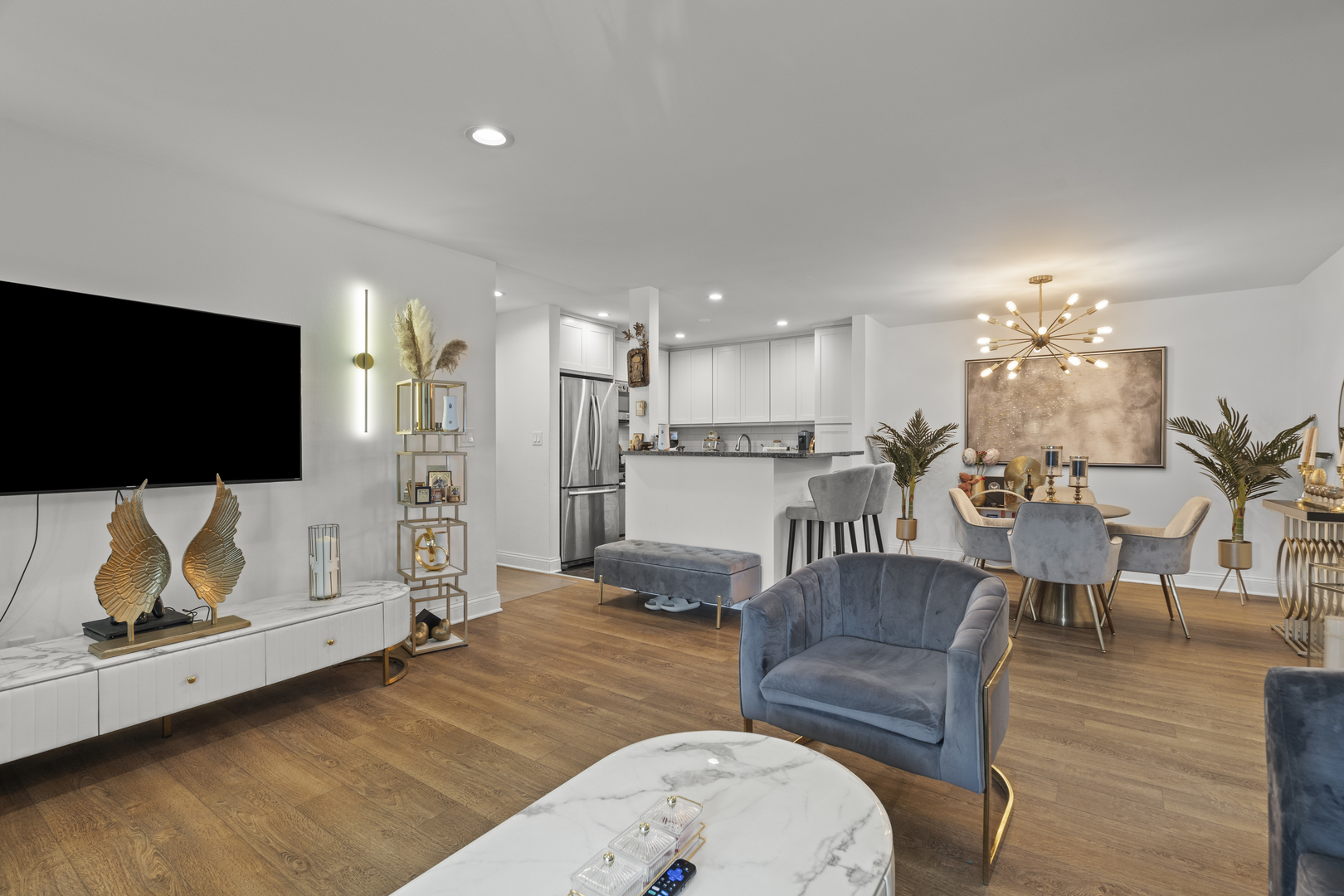 9-s220 S Frontage Road, Unit 210 Darien, IL 60527 - Photo 4 of 14 a living room with furniture and a flat screen tv