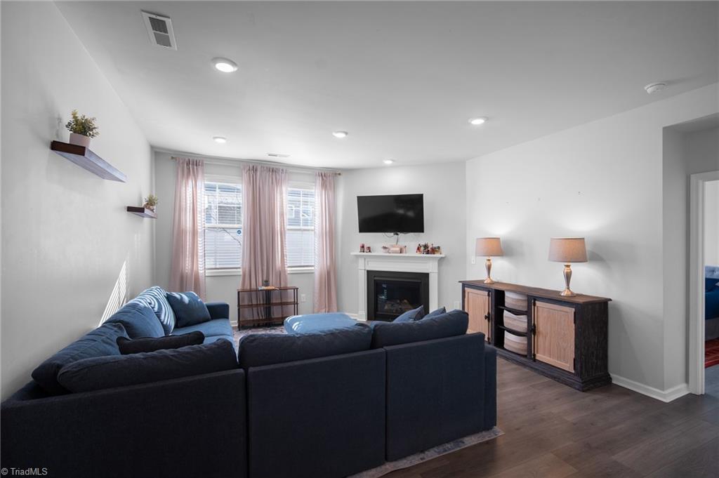 5424 Quartz Avenue Clemmons, NC 27012 - Photo 11 of 27 Great room