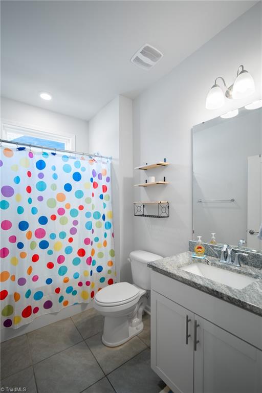 5424 Quartz Avenue Clemmons, NC 27012 - Photo 17 of 27 2nd bathroom