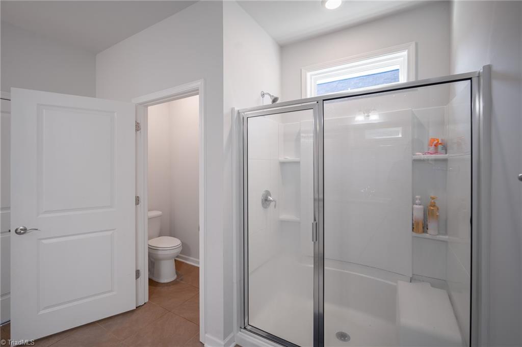 5424 Quartz Avenue Clemmons, NC 27012 - Photo 10 of 27 En suite bathroom