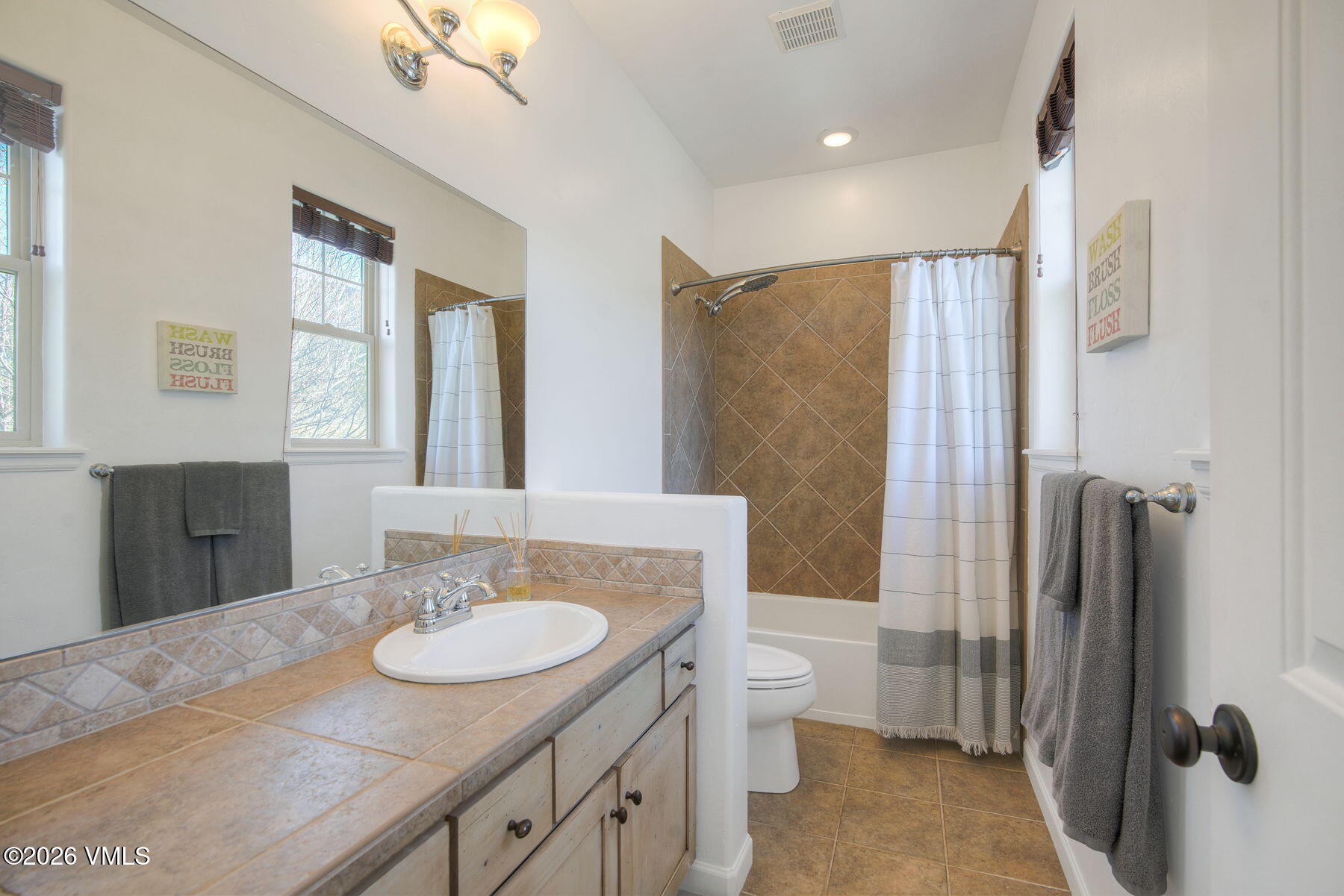 136 Wildhorse Gypsum, CO 81637 - Photo 18 of 31 18-web-or-mls-136_Wildhorse_018