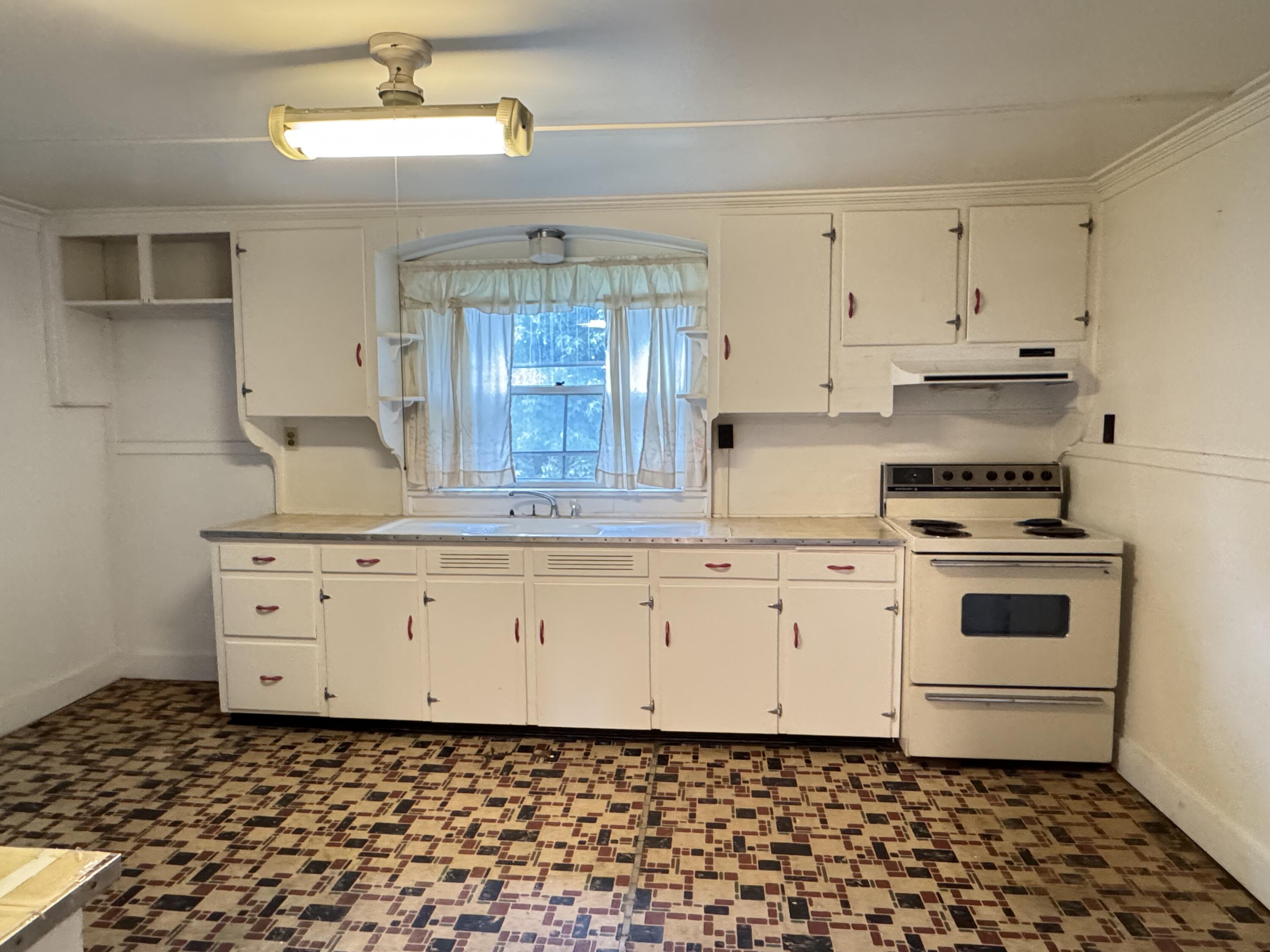 12 Delaware Street Rouses Point, NY 12979 - Photo 14 of 37