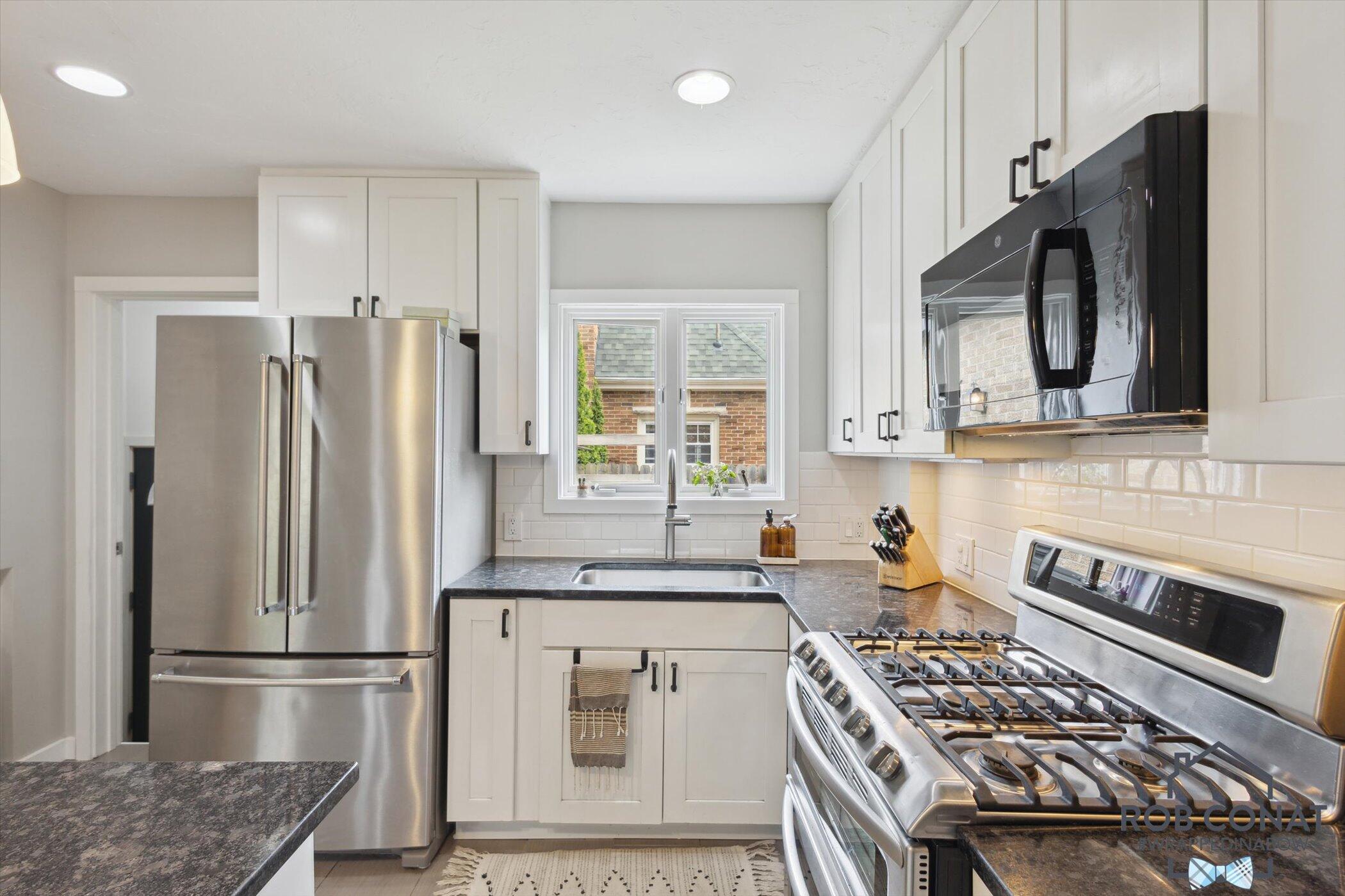 1404 Sheldon Road Grand Haven, MI 49417 - Photo 13 of 37 17-1404-Sheldon-Rd-Grand-Haven-MI-49417-