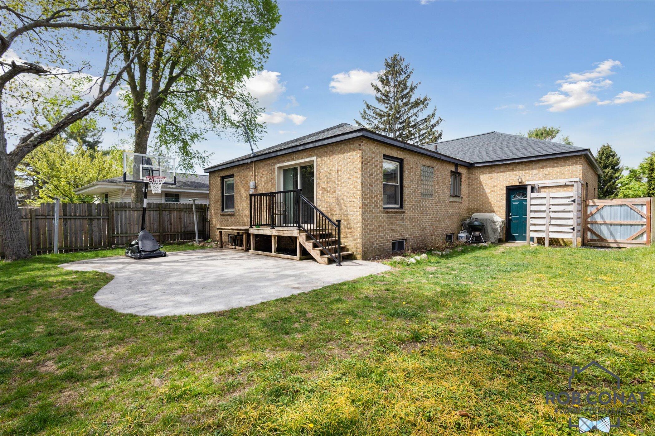1404 Sheldon Road Grand Haven, MI 49417 - Photo 33 of 37 41-1404-Sheldon-Rd-Grand-Haven-MI-49417-