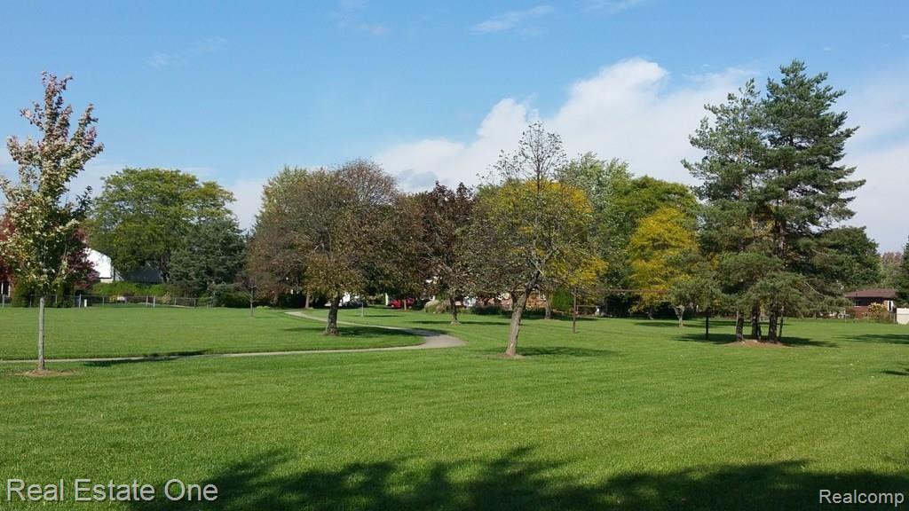 7477 Kingsbridge Road Canton, MI 48187 - Photo 3 of 21 Kingsbridge Park with Walking Trails.jpg