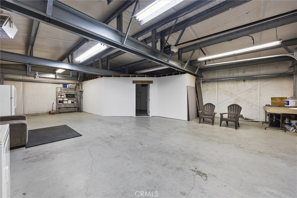 23740 Lakeview Drive Tehachapi, CA 93561 - Photo 37 of 48 a view of empty room with wooden ceiling