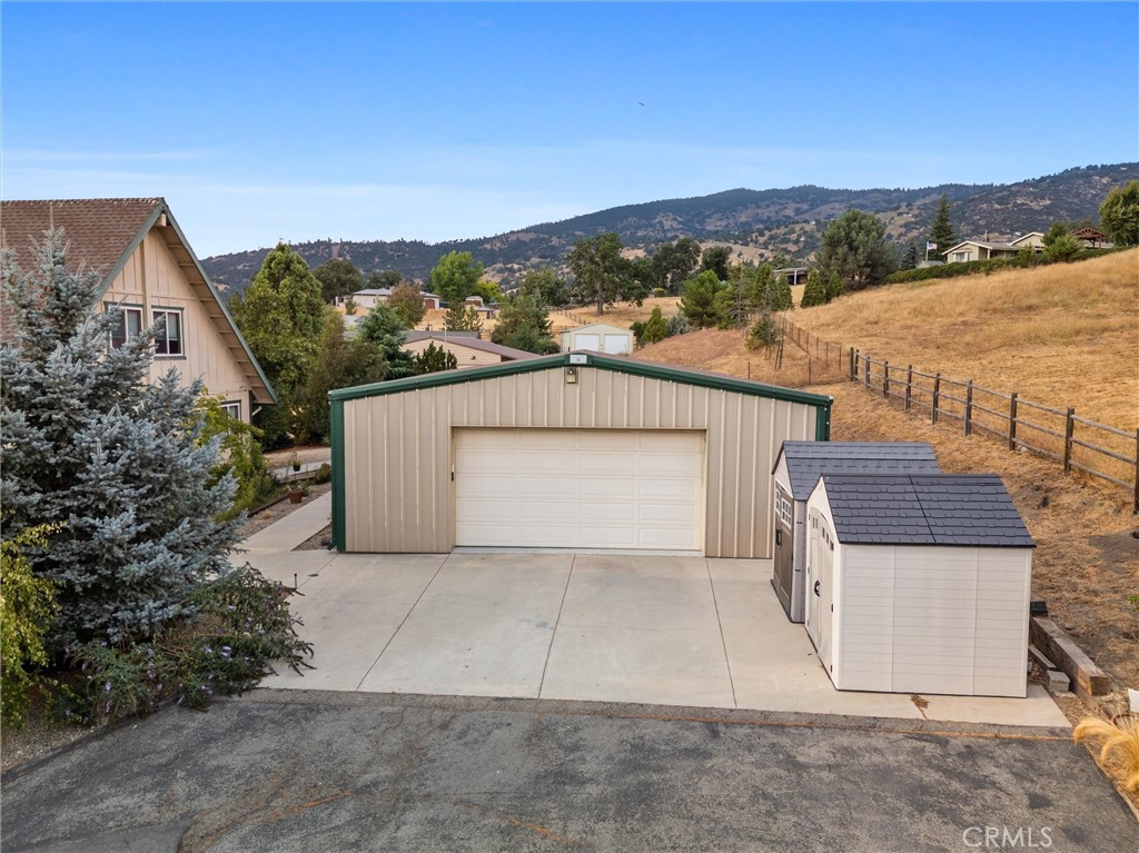 23740 Lakeview Drive Tehachapi, CA 93561 - Photo 5 of 48 a view of a terrace