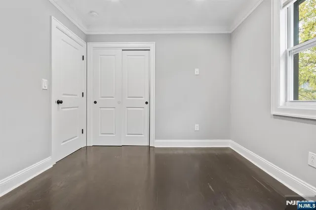 a view of empty room with window