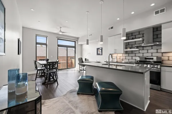 $2,700 | 104 High Street, Reno, NV 89502