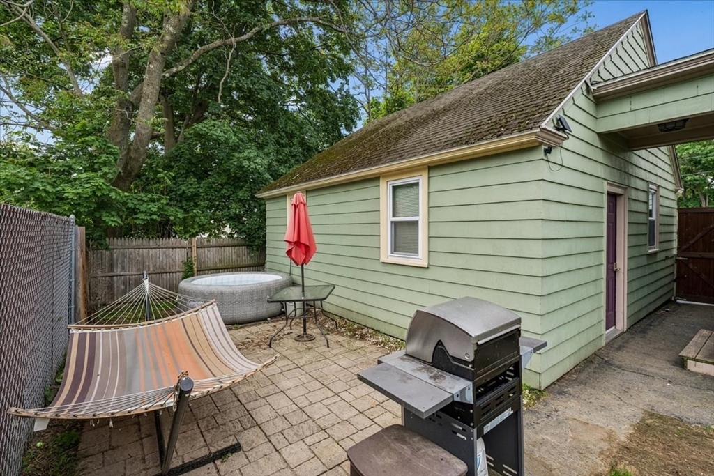 22 Lippold Street Methuen, MA 01844 - Photo 37 of 42