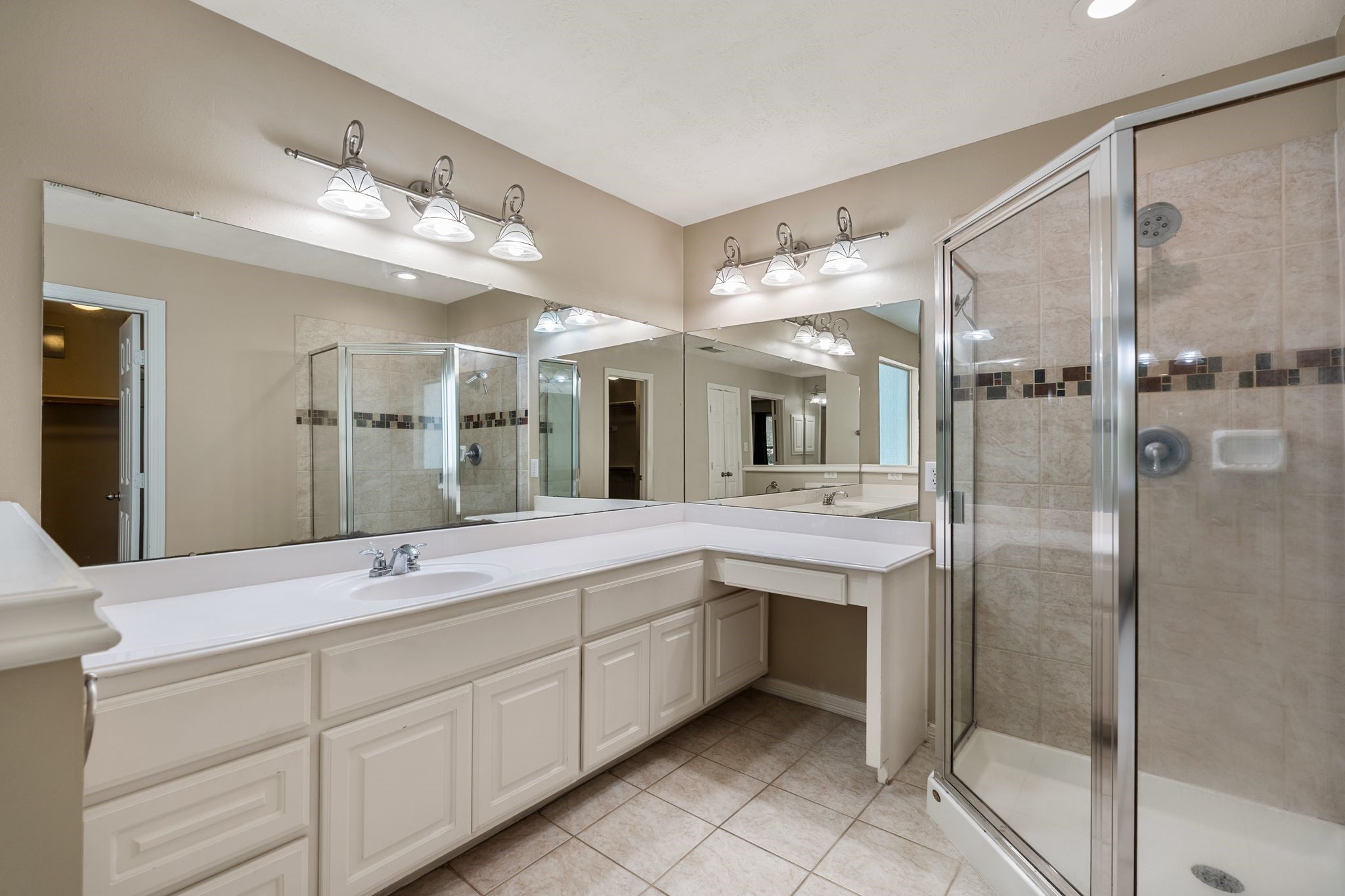 4223 Rose Street Houston, TX 77007 - Photo 26 of 40 Primary Bath