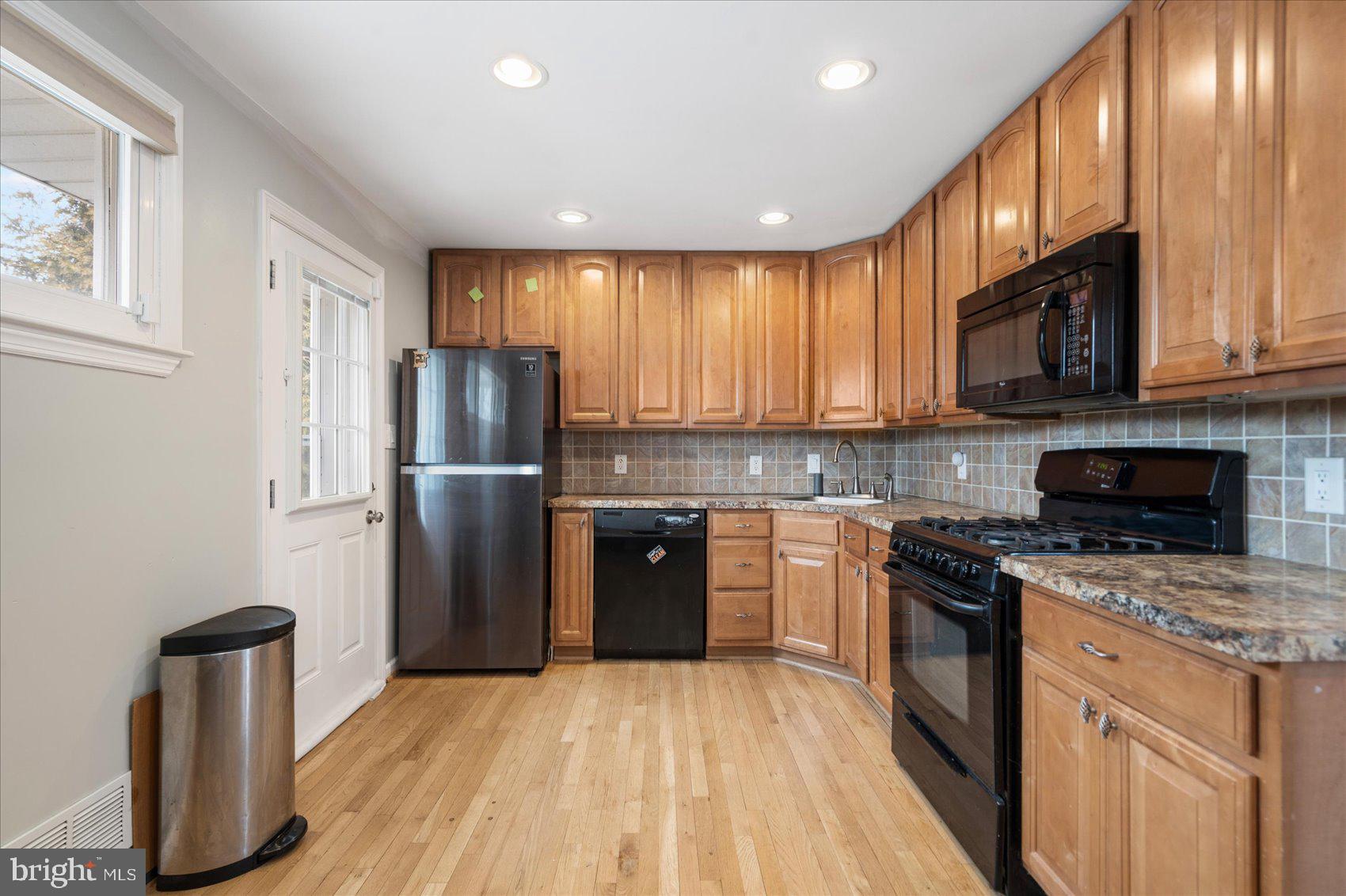 534 Shipley Road Linthicum Heights, MD 21090 - Photo 11 of 37 Gallery Image 11