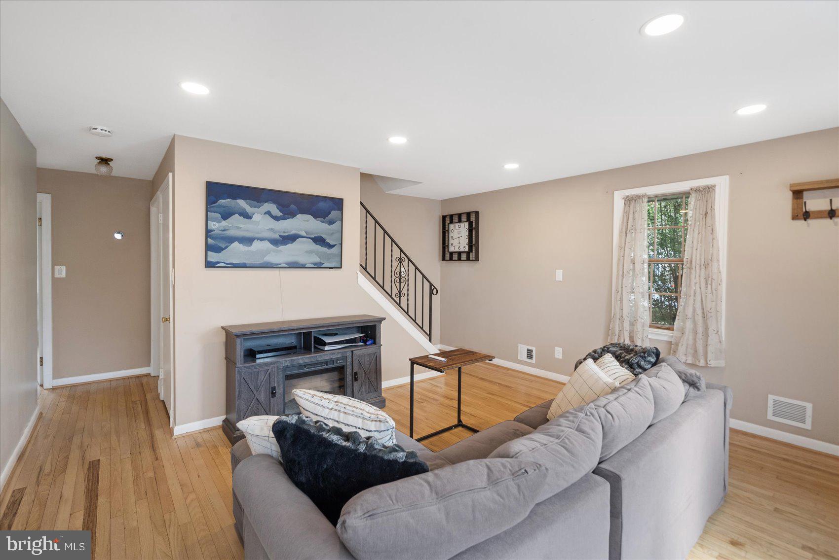 534 Shipley Road Linthicum Heights, MD 21090 - Photo 6 of 37 Gallery Image 6