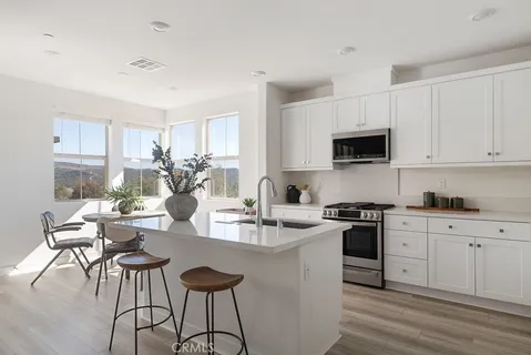 $699,000 | 1300 Lasso Way, Unit 305, Rancho Mission Viejo, CA 92694