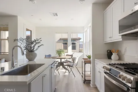 $699,000 | 1300 Lasso Way, Unit 305, Rancho Mission Viejo, CA 92694