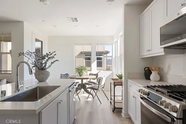 $699,000 | 1300 Lasso Way, Unit 305, Rancho Mission Viejo, CA 92694