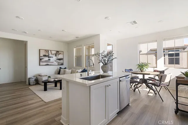 $699,000 | 1300 Lasso Way, Unit 305, Rancho Mission Viejo, CA 92694