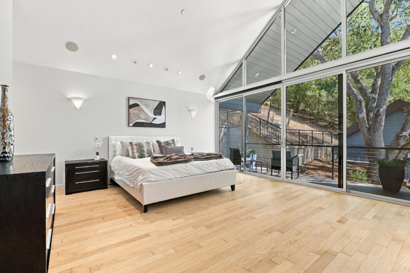 217 Mistletoe Road Los Gatos, CA 95032 - Photo 32 of 126 Gallery Image 32