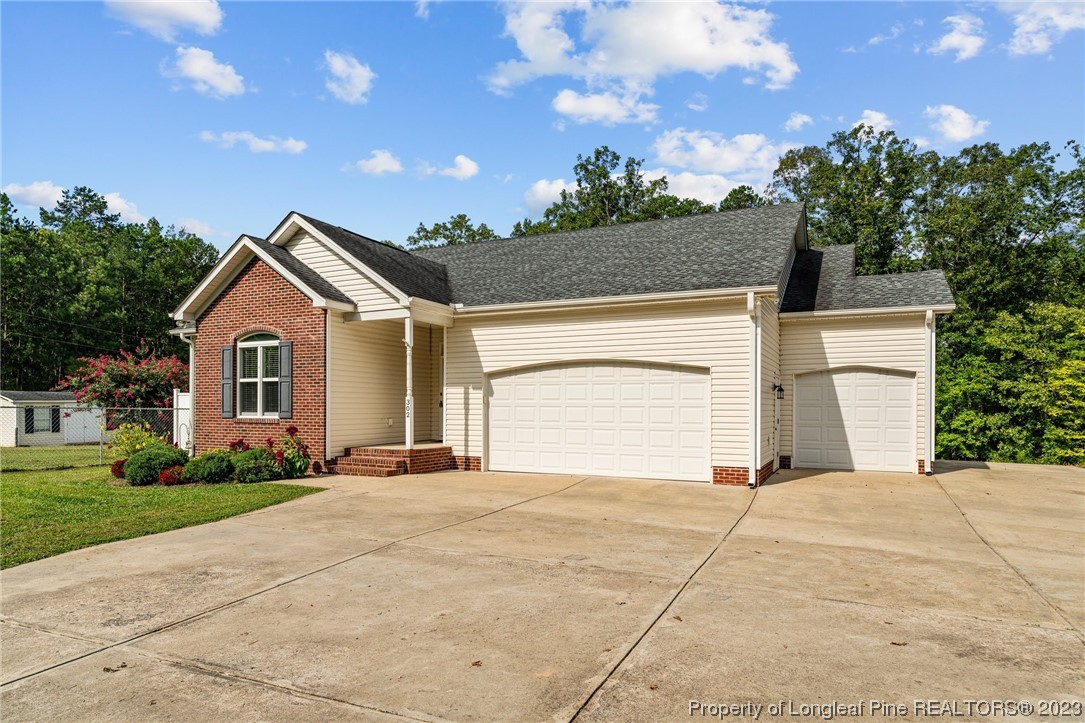 302 Pickard Road Sanford, NC 27330 - Photo 3 of 44 Gallery Image 3