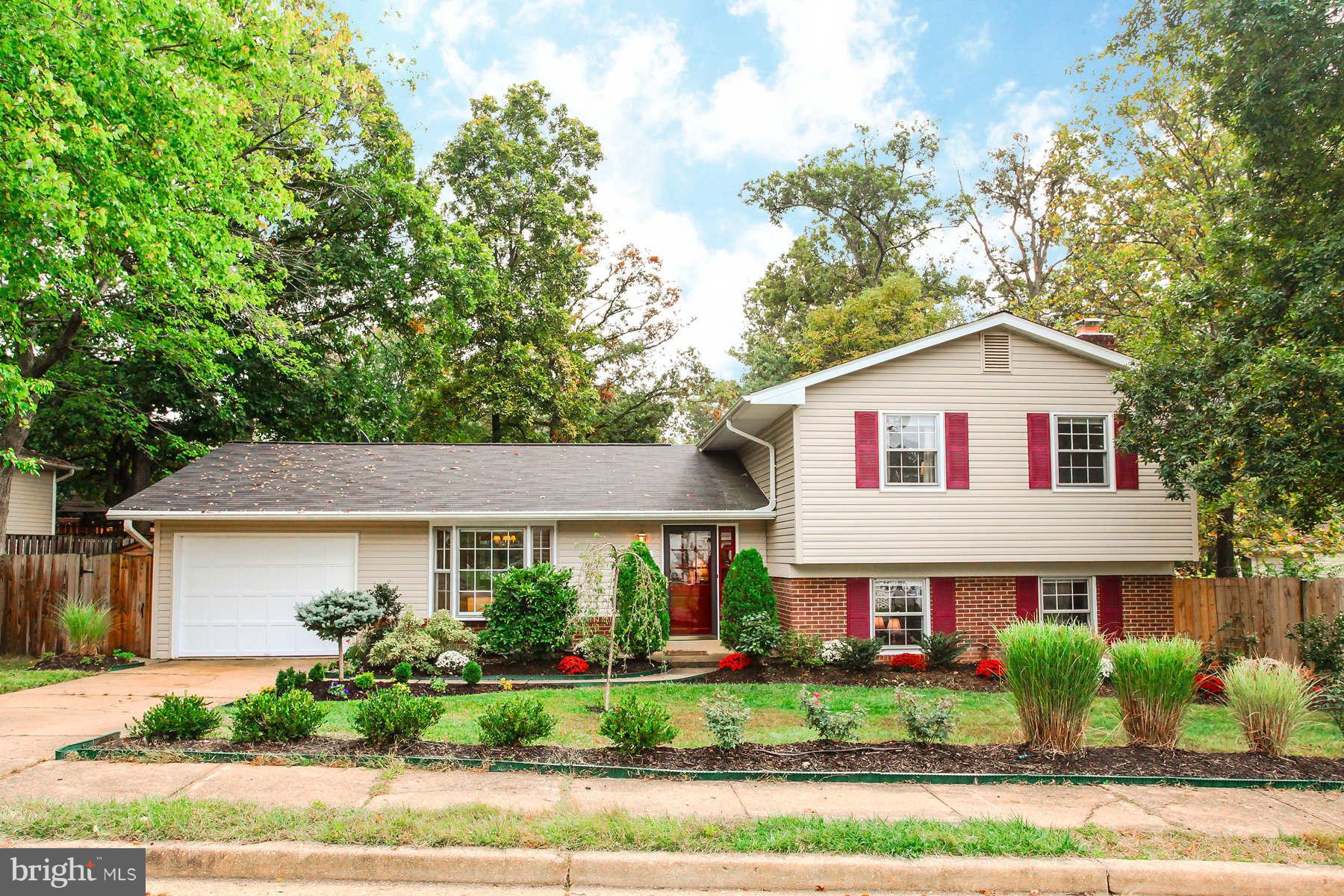 233 Manvell Road Southeast Vienna, VA 22180 - Photo 1 of 28 Exterior (Front)