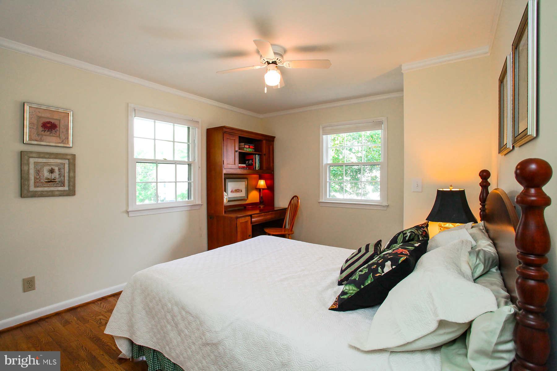 233 Manvell Road Southeast Vienna, VA 22180 - Photo 16 of 28 Bedroom