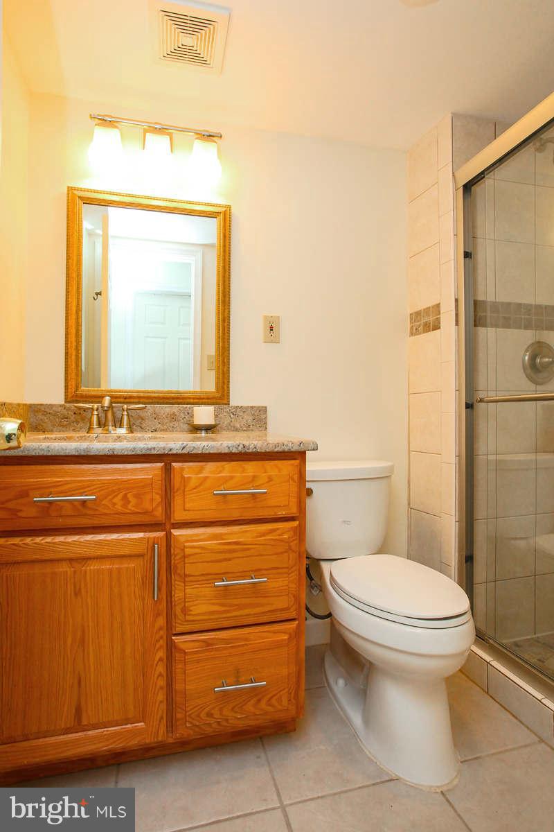 233 Manvell Road Southeast Vienna, VA 22180 - Photo 24 of 28 Bath