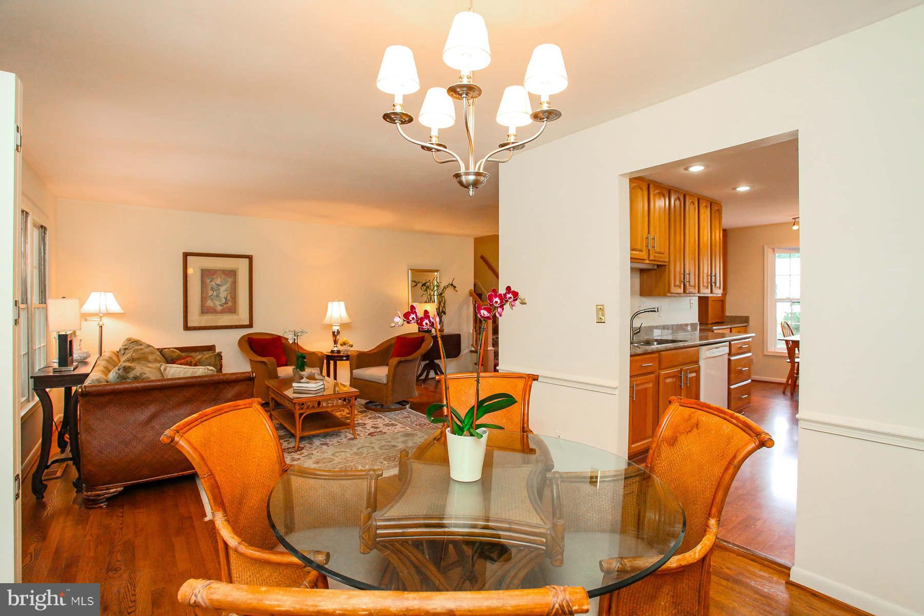 233 Manvell Road Southeast Vienna, VA 22180 - Photo 7 of 28 Dining Room