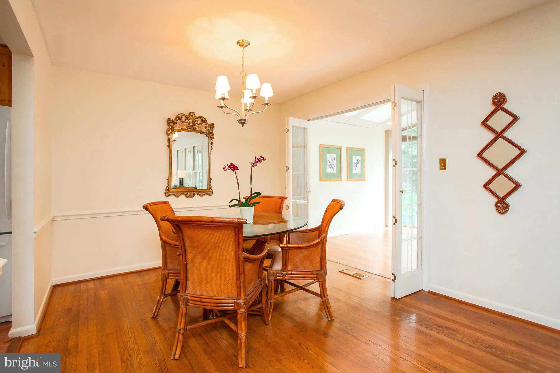 233 Manvell Road Southeast Vienna, VA 22180 - Photo 8 of 28 Dining Room