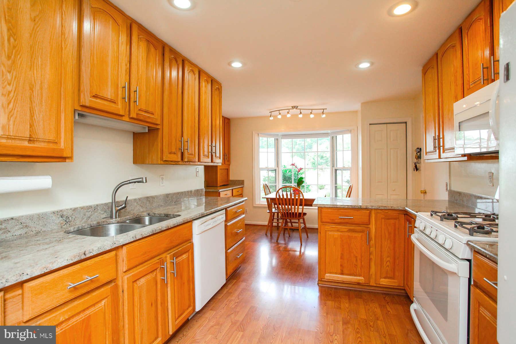 233 Manvell Road Southeast Vienna, VA 22180 - Photo 10 of 28 Kitchen