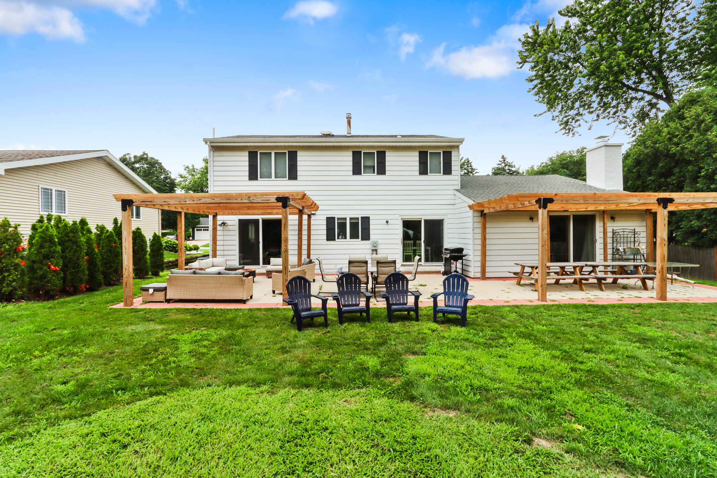 1800 Miller Road Lake Geneva, WI 53147 - Photo 2 of 29 Great Backyard