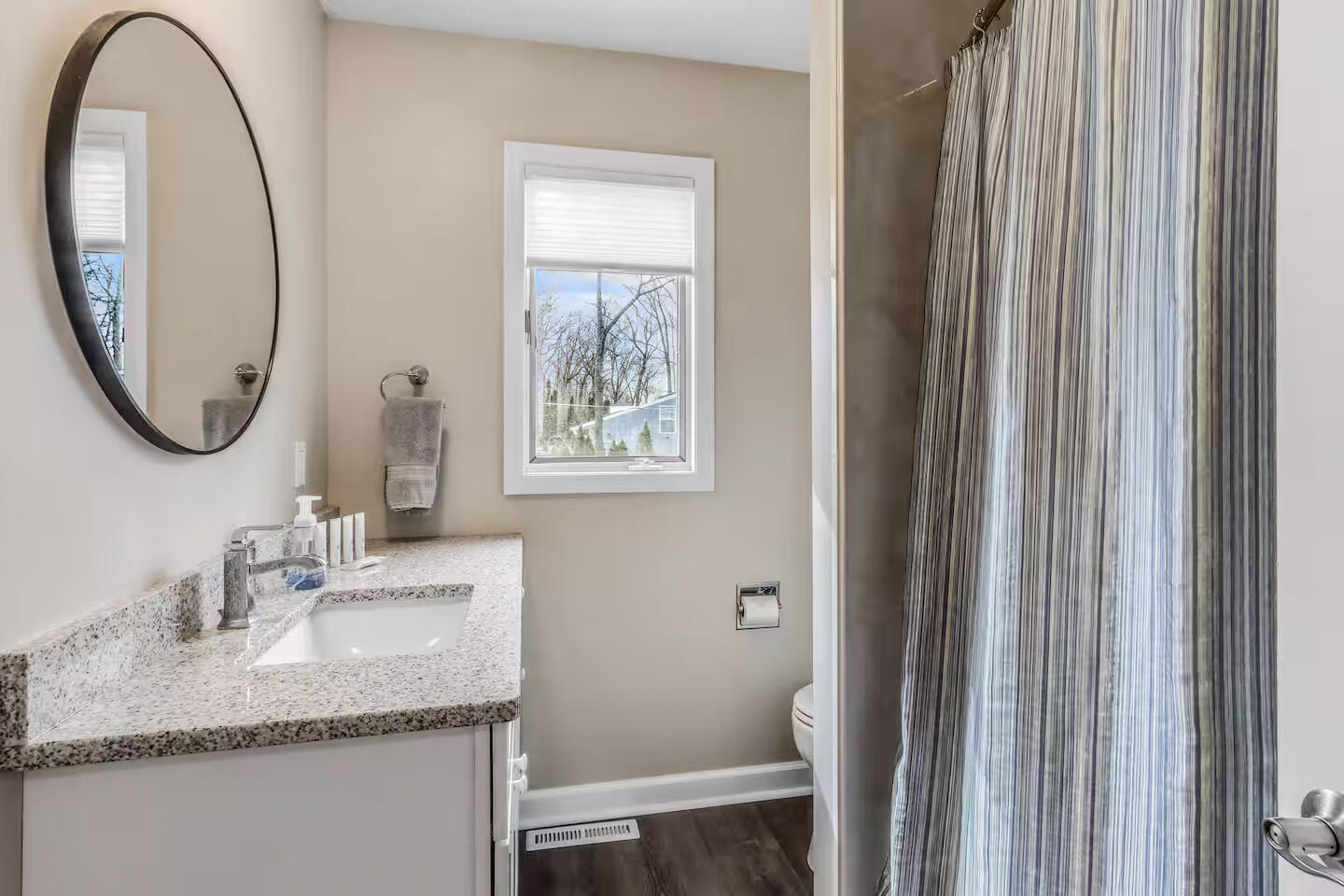 1800 Miller Road Lake Geneva, WI 53147 - Photo 23 of 29 Main Bath
