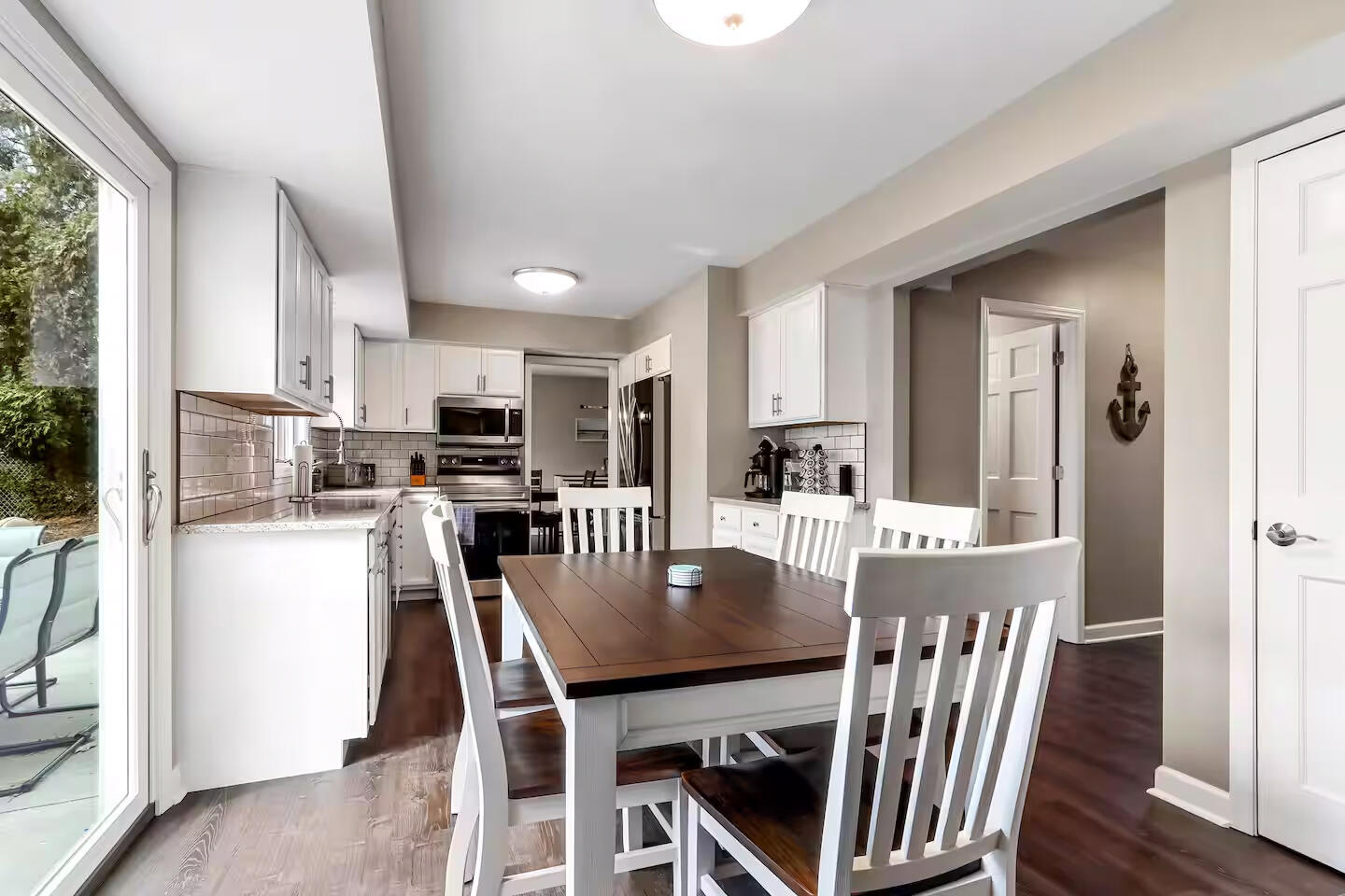 1800 Miller Road Lake Geneva, WI 53147 - Photo 7 of 29 Eat-in Kitchen