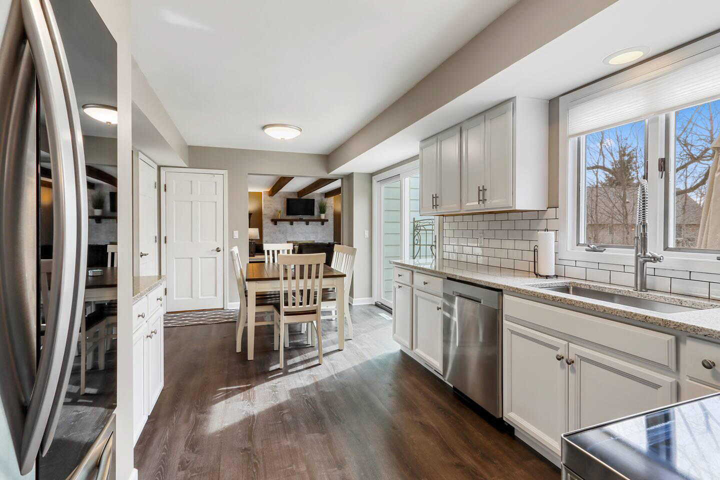 1800 Miller Road Lake Geneva, WI 53147 - Photo 8 of 29 Kitchen