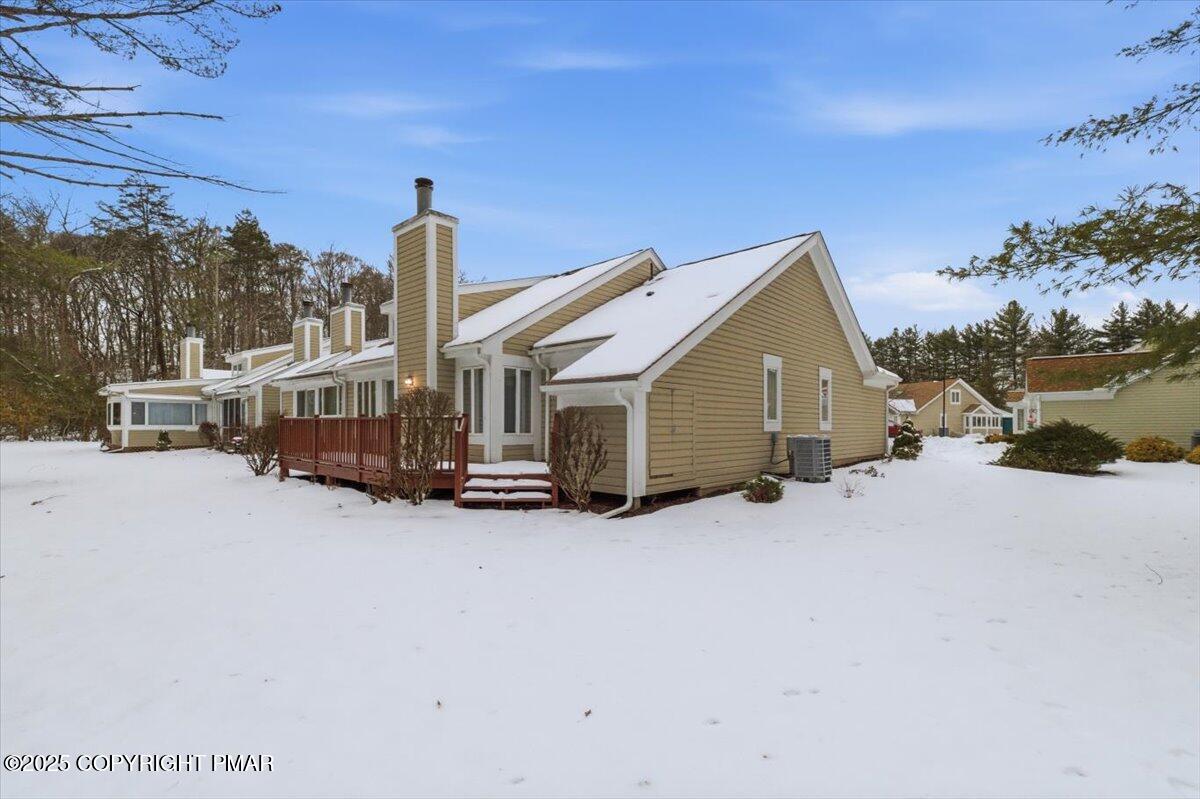 23 Turtle Way Stroudsburg, PA 18360 - Photo 2 of 37 Back View