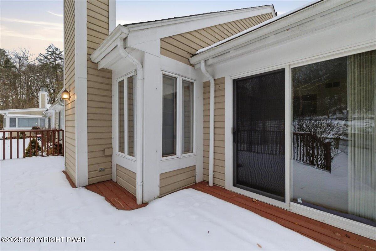 23 Turtle Way Stroudsburg, PA 18360 - Photo 33 of 37 Back Deck