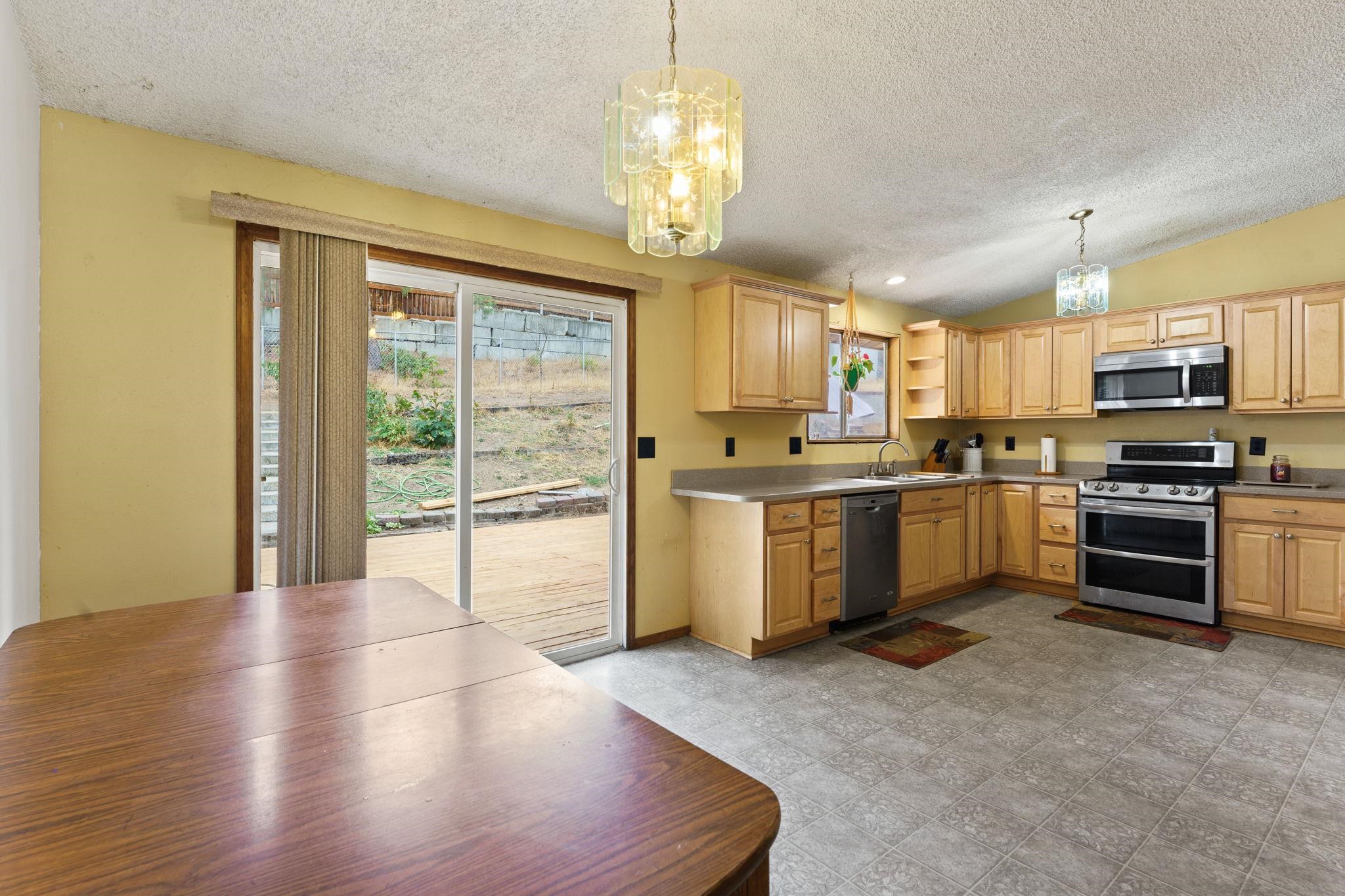 1109 South Edgerton Road Spokane Valley, WA 99212 - Photo 8 of 32 Gallery Image 8