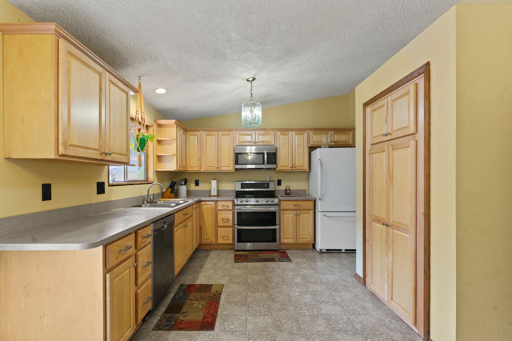1109 South Edgerton Road Spokane Valley, WA 99212 - Photo 10 of 32 Gallery Image 10
